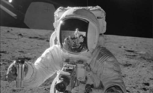 唯一登上月球并返回地球的哈苏相机将被拍卖