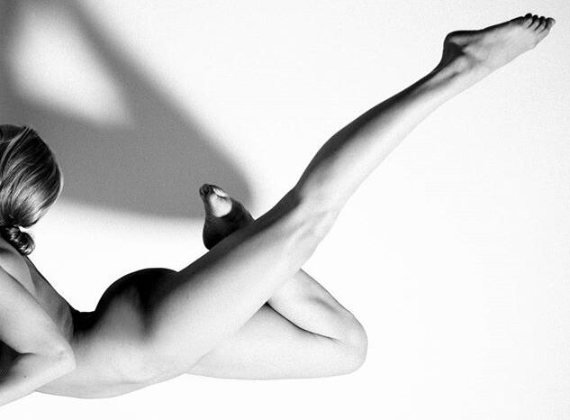 裸体瑜伽 黑白艺术摄影